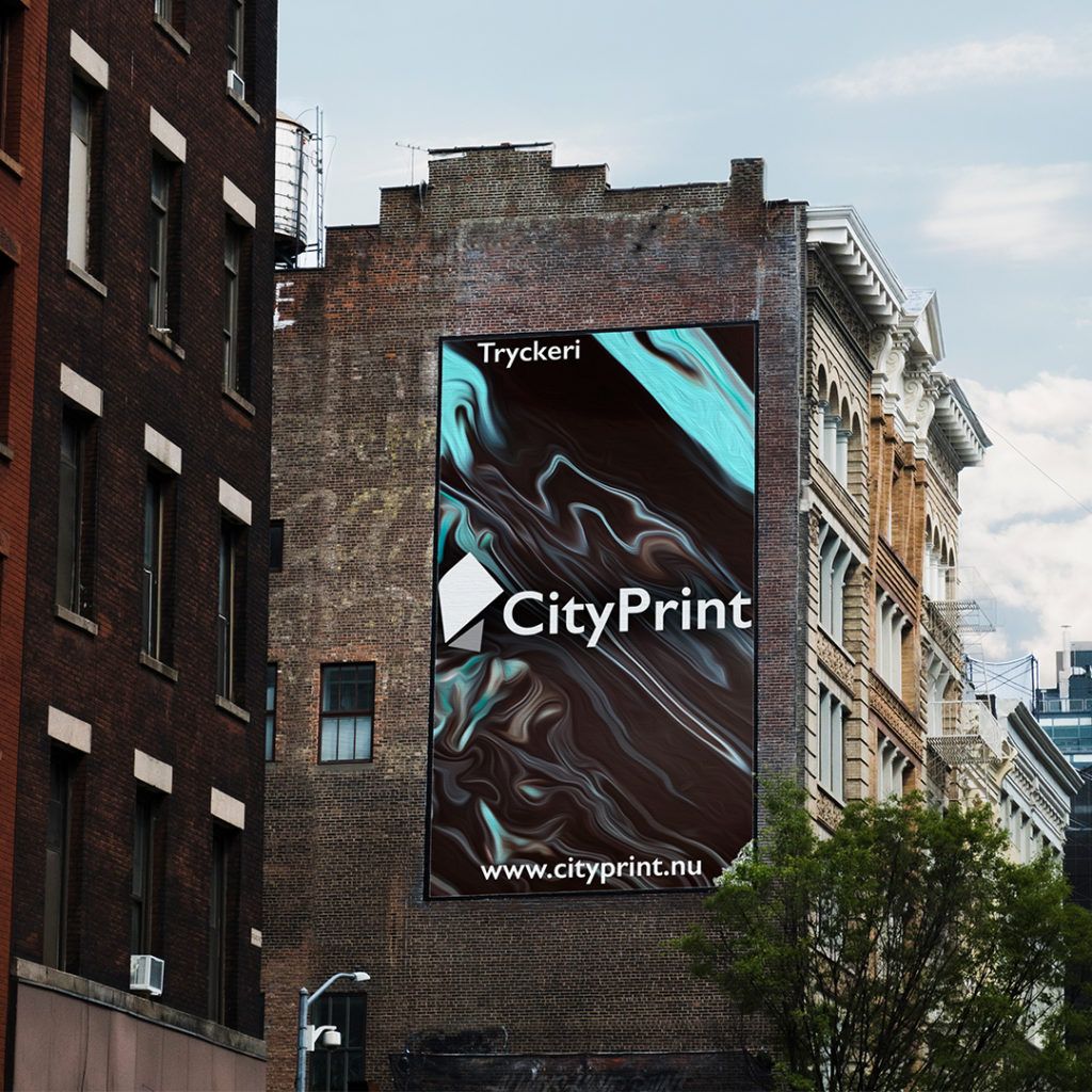 Stora tryck på fasad och hus